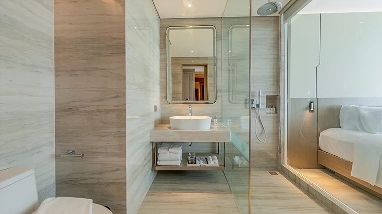 Deluxe Partial Sea View