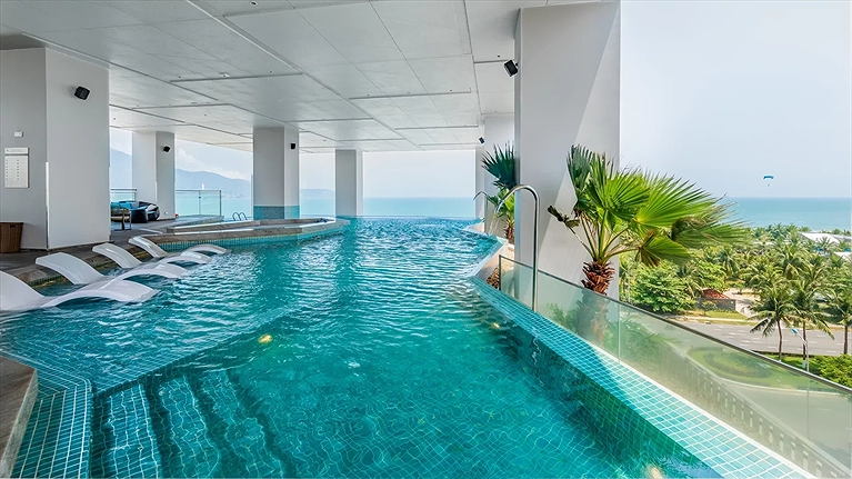 Hồ bơi trong nhà