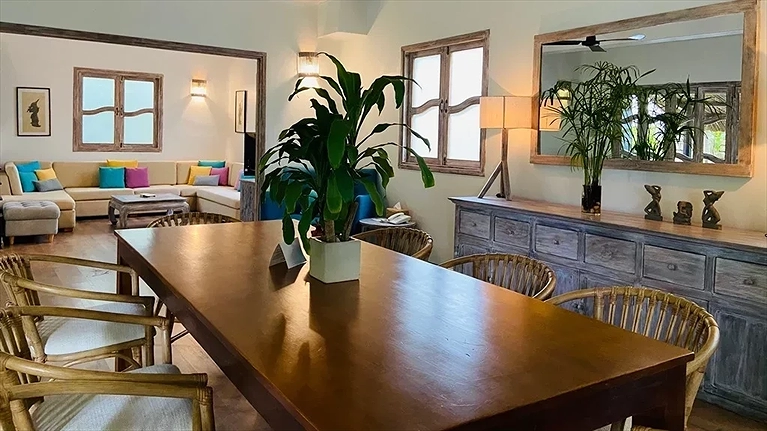 4 Bedrooms Family Villa