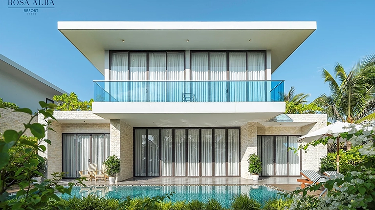 Beachfront Villa 04 Bedrooms