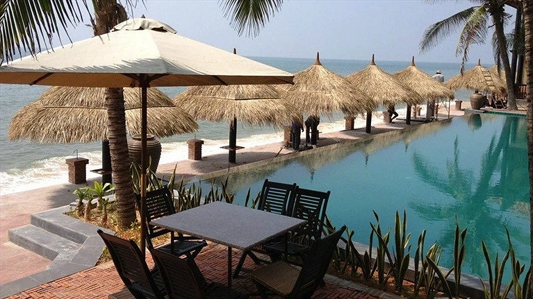 Hồ bơi ngoài trời