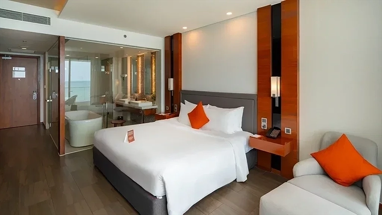 Classic Ocean View King Bed