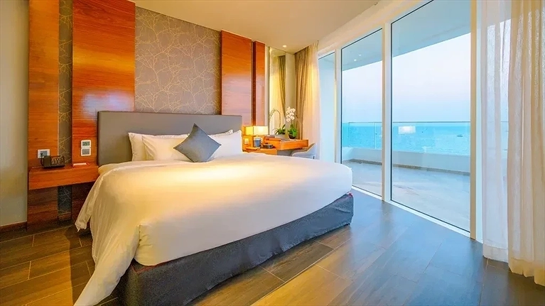 Executive Suite Ocean View Room