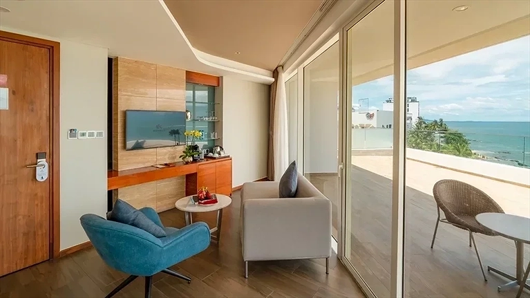 Junior Suite Ocean View Room