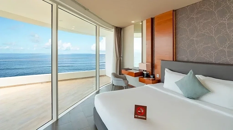 Junior Suite Ocean View Room