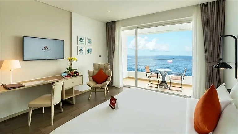 Premium Ocean View King Bed