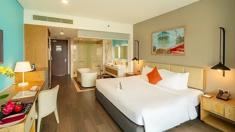 Premium Ocean View King Bed