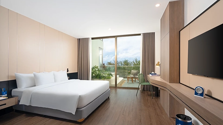 Luxury Balcony Ocean View