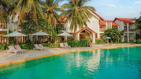 Khu vực hồ bơi chính