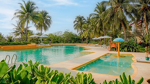 Khu vực hồ bơi chính