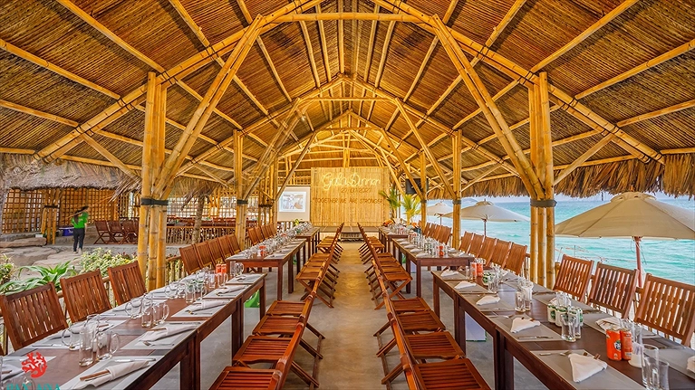 Nhà hàng Đèn Lồng Biển