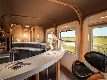 Tàu hỏa The Vietage by Anantara Quy Nhơn - Nha Trang