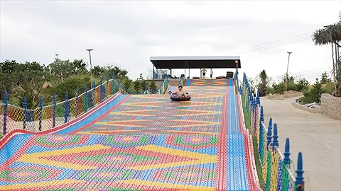 Đường trượt phao khô