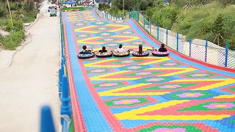 Đường trượt phao khô