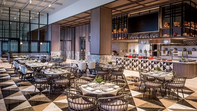 Nhà hàng Horizons Restaurant & Bar