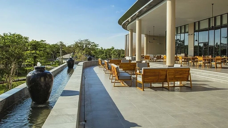 Nhà hàng Horizons Restaurant & Bar