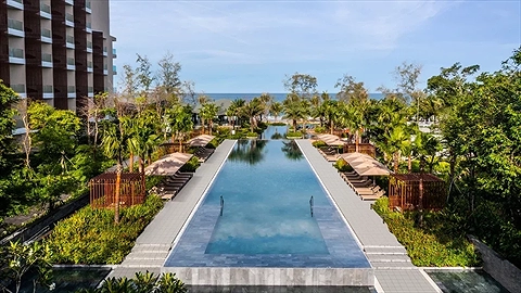 Hồ bơi ngoài trời