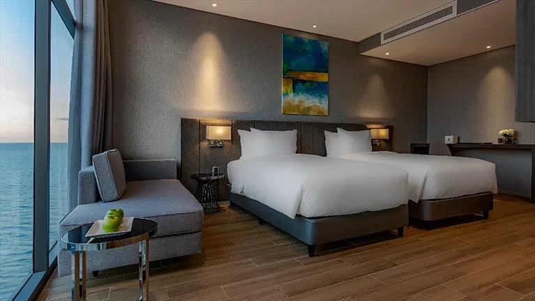 Deluxe Ocean View Twin