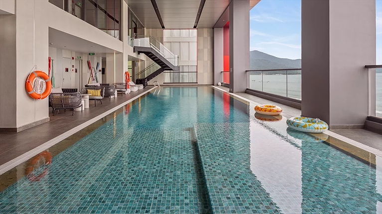 Hồ bơi trong nhà