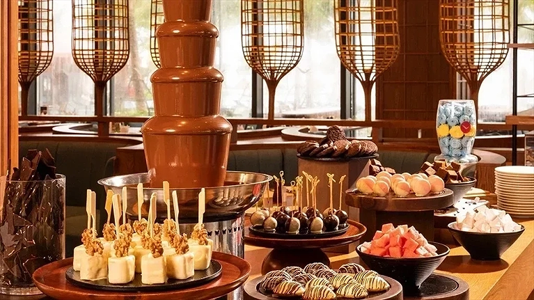 Chocolate Hour tại Waverly Lounge khu Hotel
