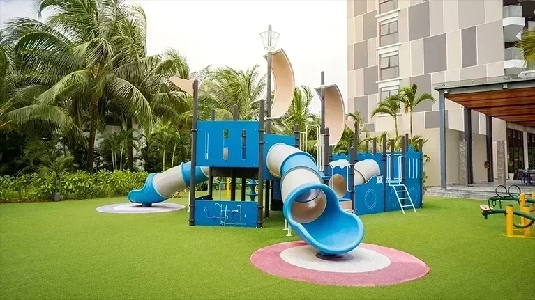 Khu vui chơi cho trẻ ngoài trời