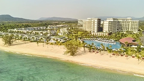 Khu nghỉ tọa lạc tại Bãi Ông Lang