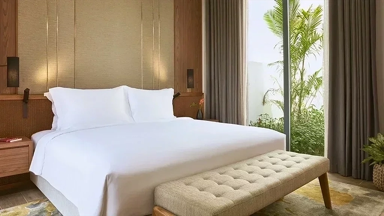 Villa with Private Pool - Lake View