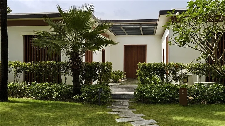 Three Bedroom Villa with Private Pool - Beach Front