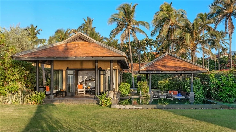 One Bedroom Beach Front Pool Villa
