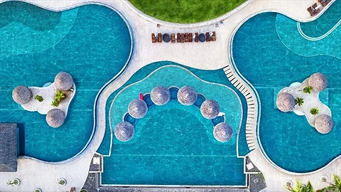 Hồ bơi ngoài trời