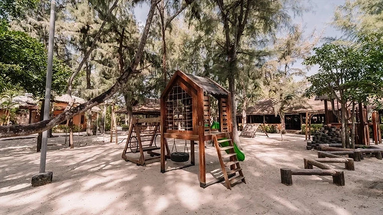 Khu vui chơi trẻ em ngoài trời