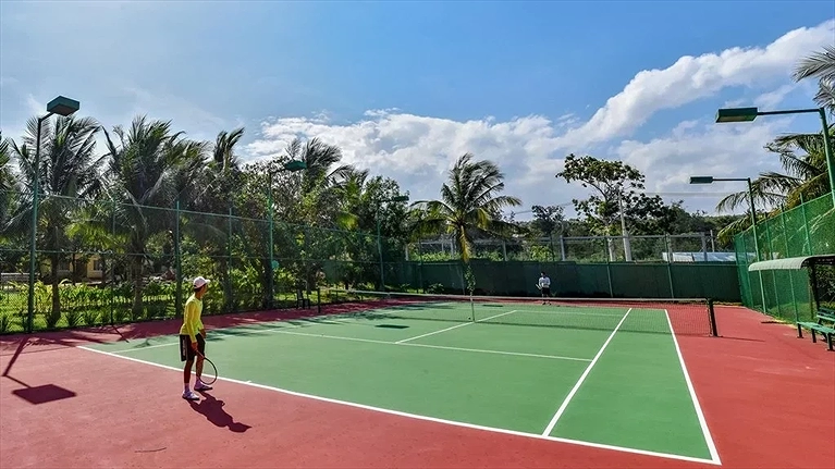 Sân tennis