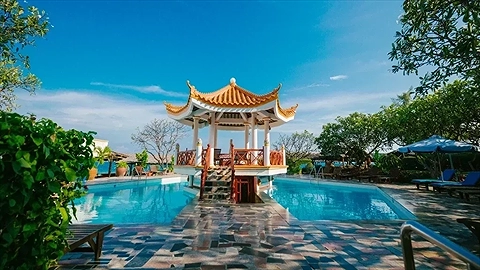 Hồ bơi ngoài trời