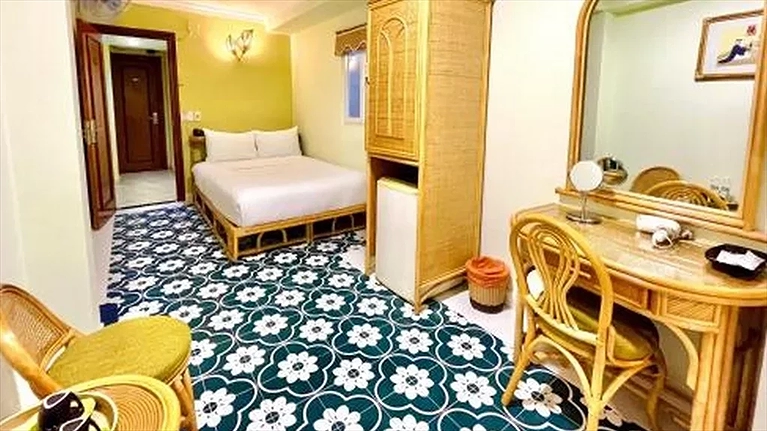 Superior Double with Window