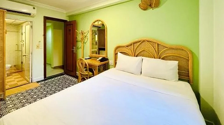 Superior Double with Window