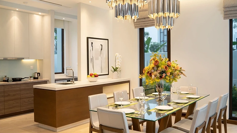 Phòng ăn Garden Villa