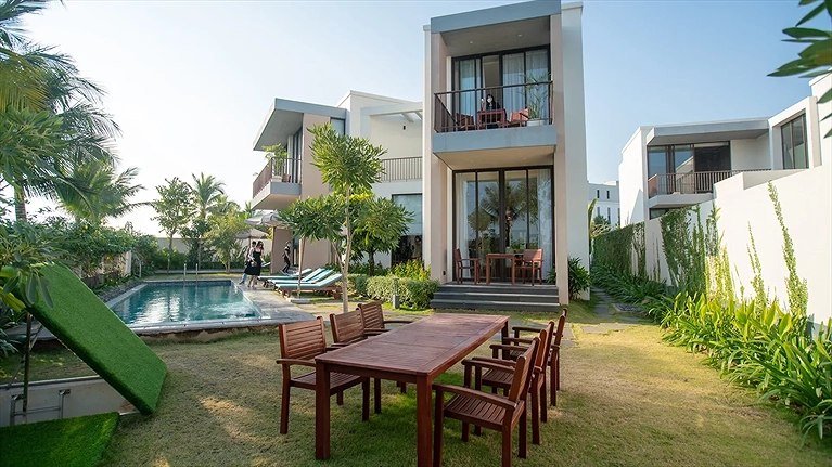 Bên ngoài Premier Villa