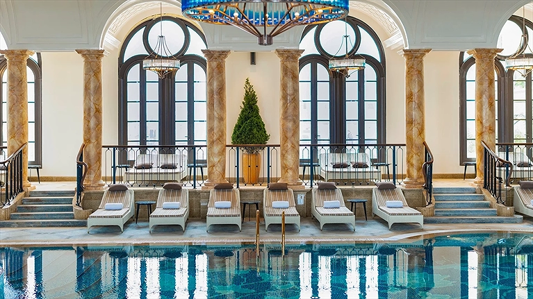 Hồ bơi bốn mùa 