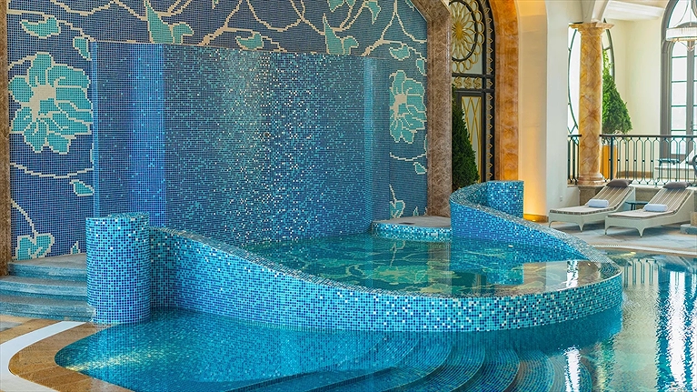 Hồ bơi bốn mùa 