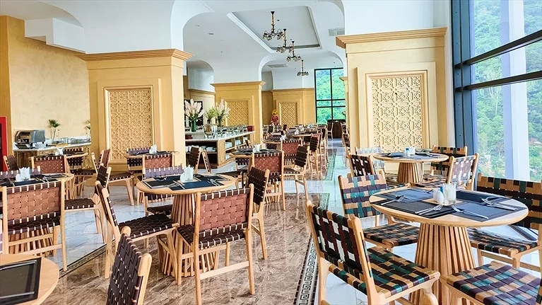 Không gian nhà hàng buffet