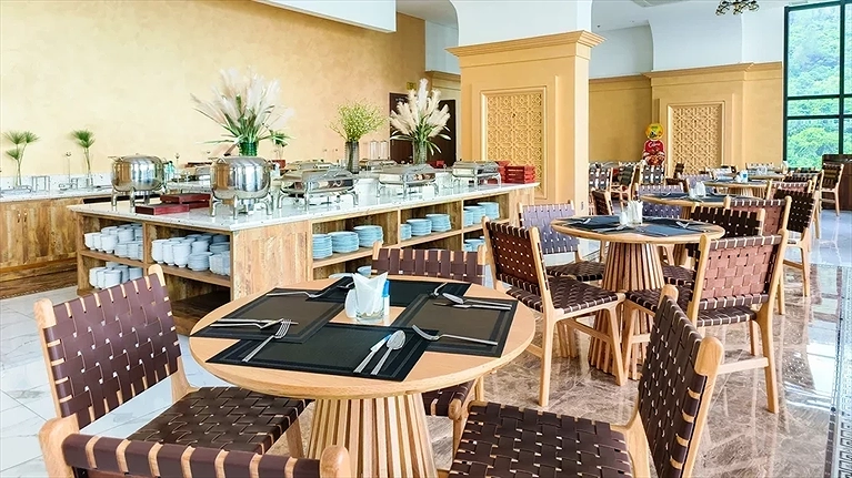 Không gian nhà hàng buffet