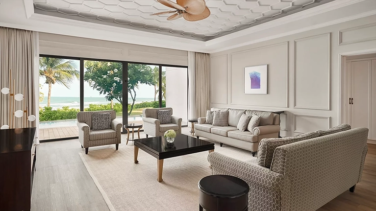 Ghế sofa tại phòng khách Villa êm ái