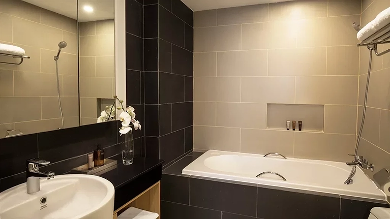 02 Bedroom Executive