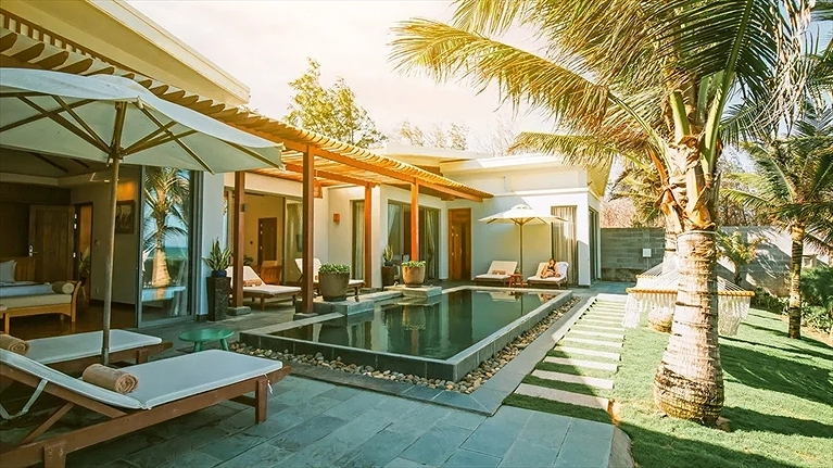 04-Bed Room Beach Front Bungalow