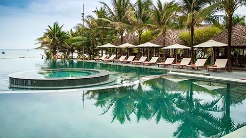 Hồ bơi ngoài trời