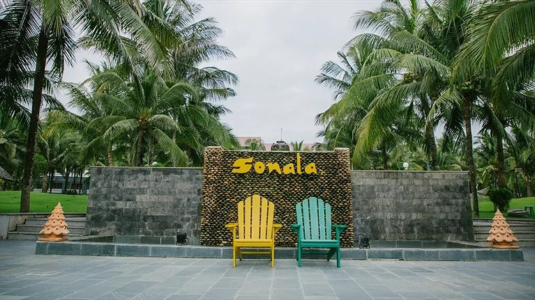 Khuôn viên khu nghỉ dưỡng