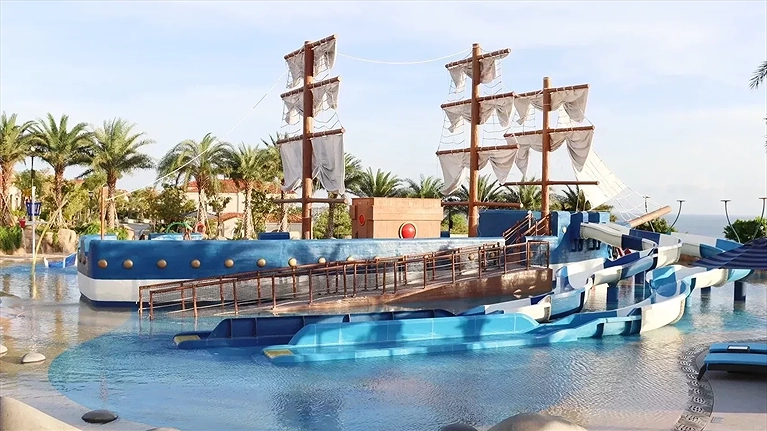 Tàu chiến hải tặc La Ola