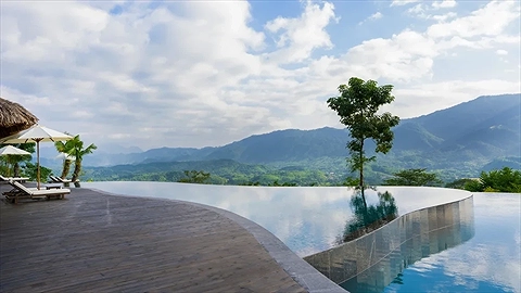 Hồ bơi vô cực ngắm trọn phong cảnh thung lũng