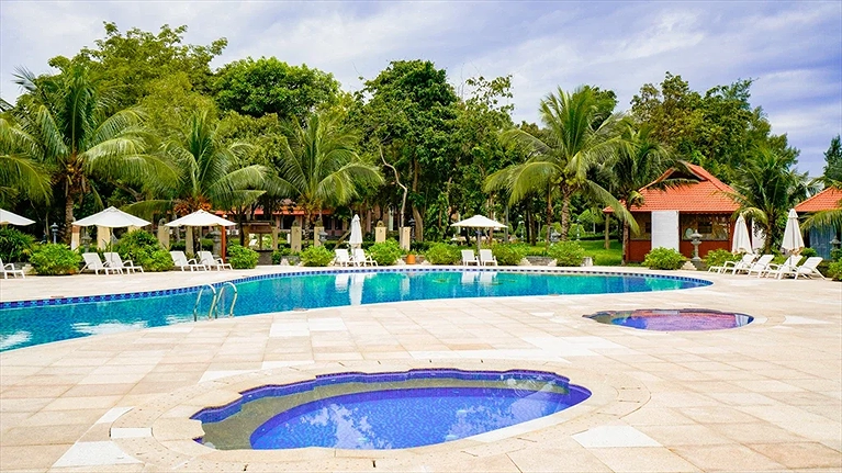 Hồ bơi nước mặn ngoài trời – 1 vị mặn tự nhiên và là nét độc đáo riêng ở Seava Ho Tram