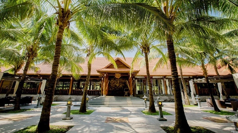 Nhà hàng ăn sáng  Mộc với tông màu chủ đạo và cách bày trí rực rỡ